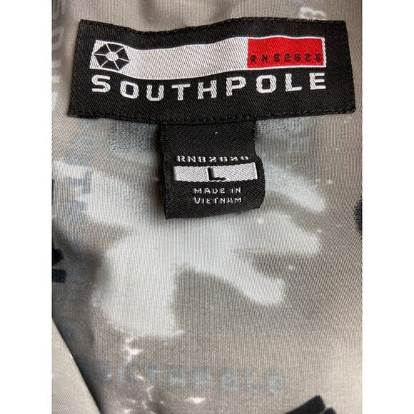 Southpole Men's Graphic Print Button-Up Shirt Size L Grey & Black Pattern - Picture 3 of 6